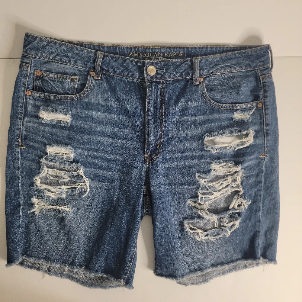 American Eagle Sz 18 Tomgirl Bermuda Shorts High Rise Distressed 100% Cotton